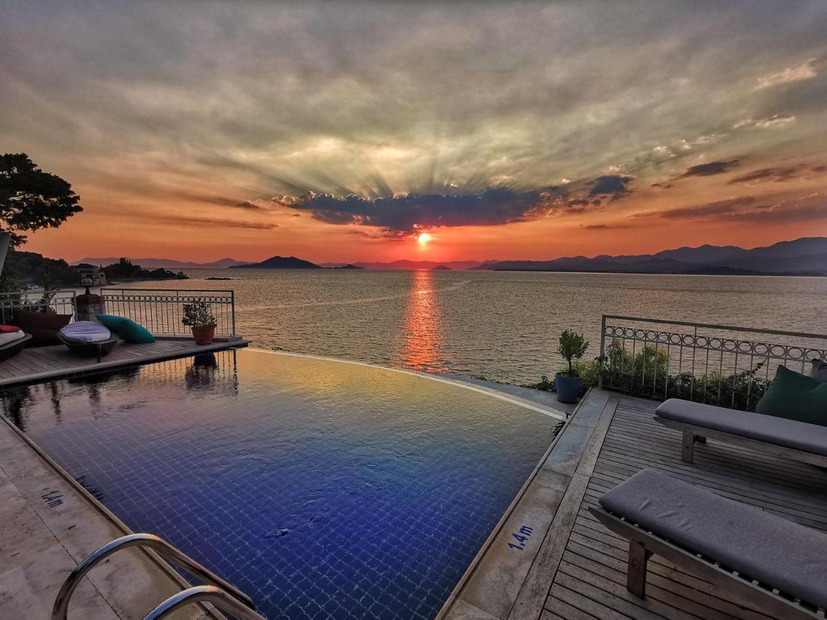 Ece Sovalye Island Otel